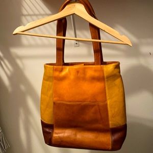 Beautiful Vintage FRYE Leather Bag